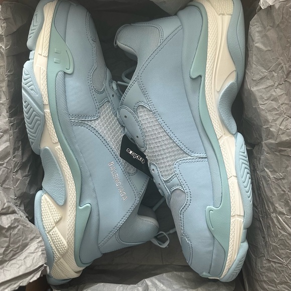 Balenciaga Men\'s Light Blue Sneakers